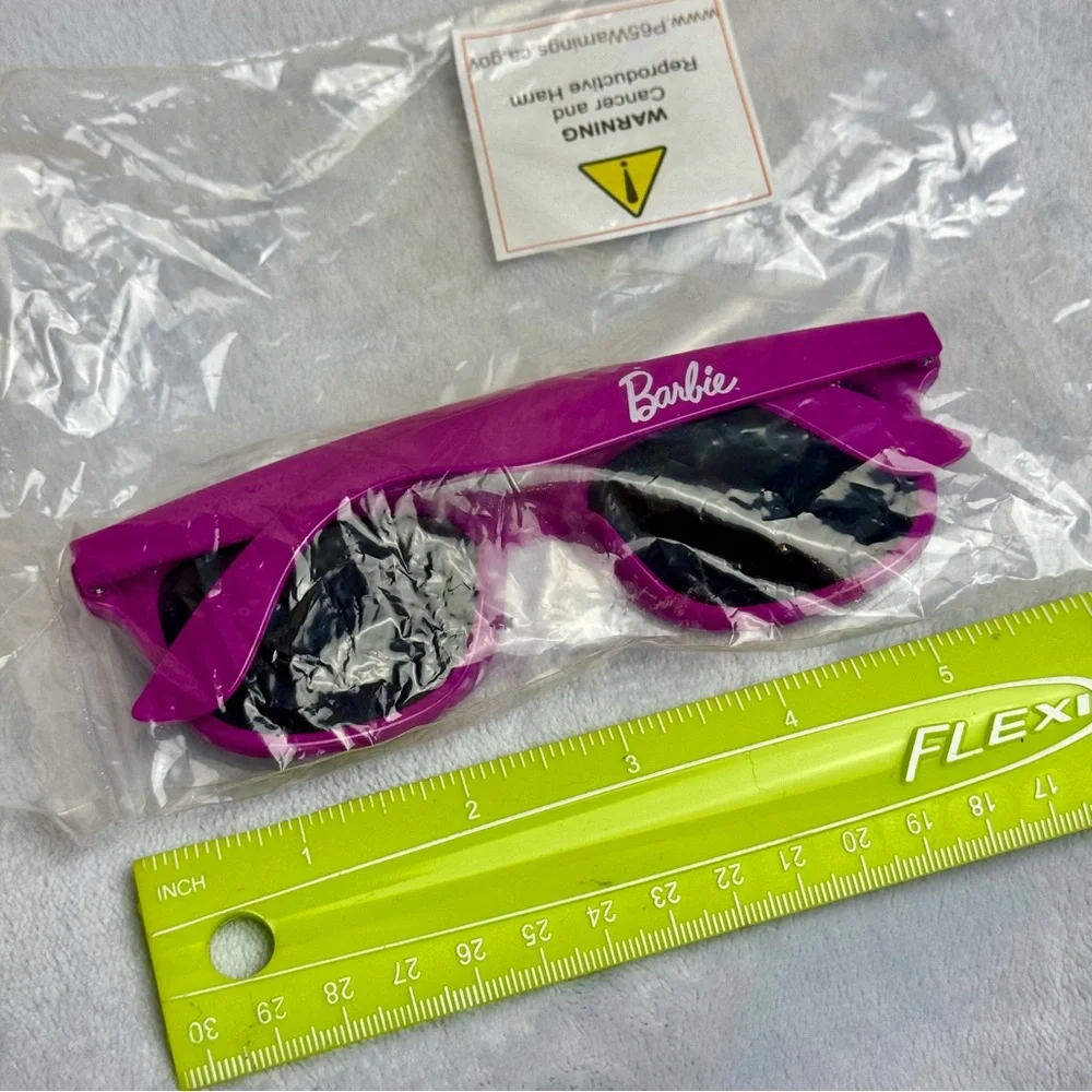 Hot Pink Barbie Sunglasses - Picture 3 of 3